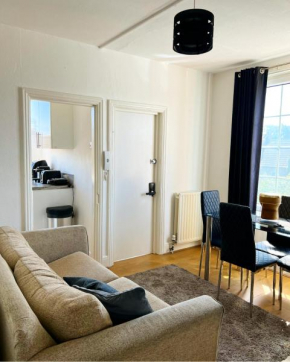 Charming 2 Bedroom in Wimbledom